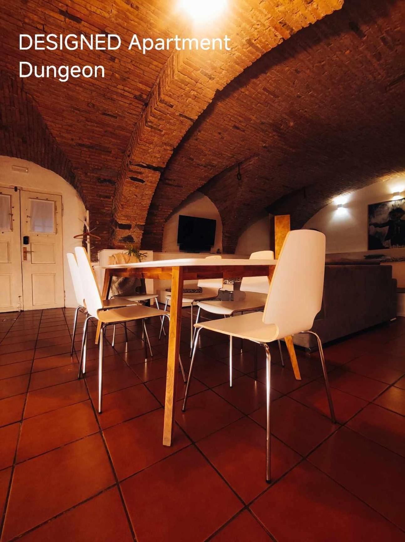 Dungeon Apartment Любляна Экстерьер фото